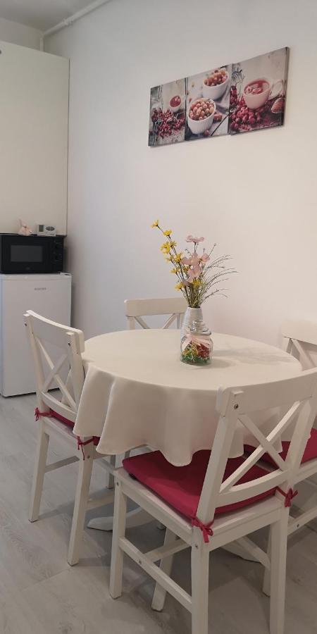 Diamond Apartment Târgu-Mureş Exteriör bild